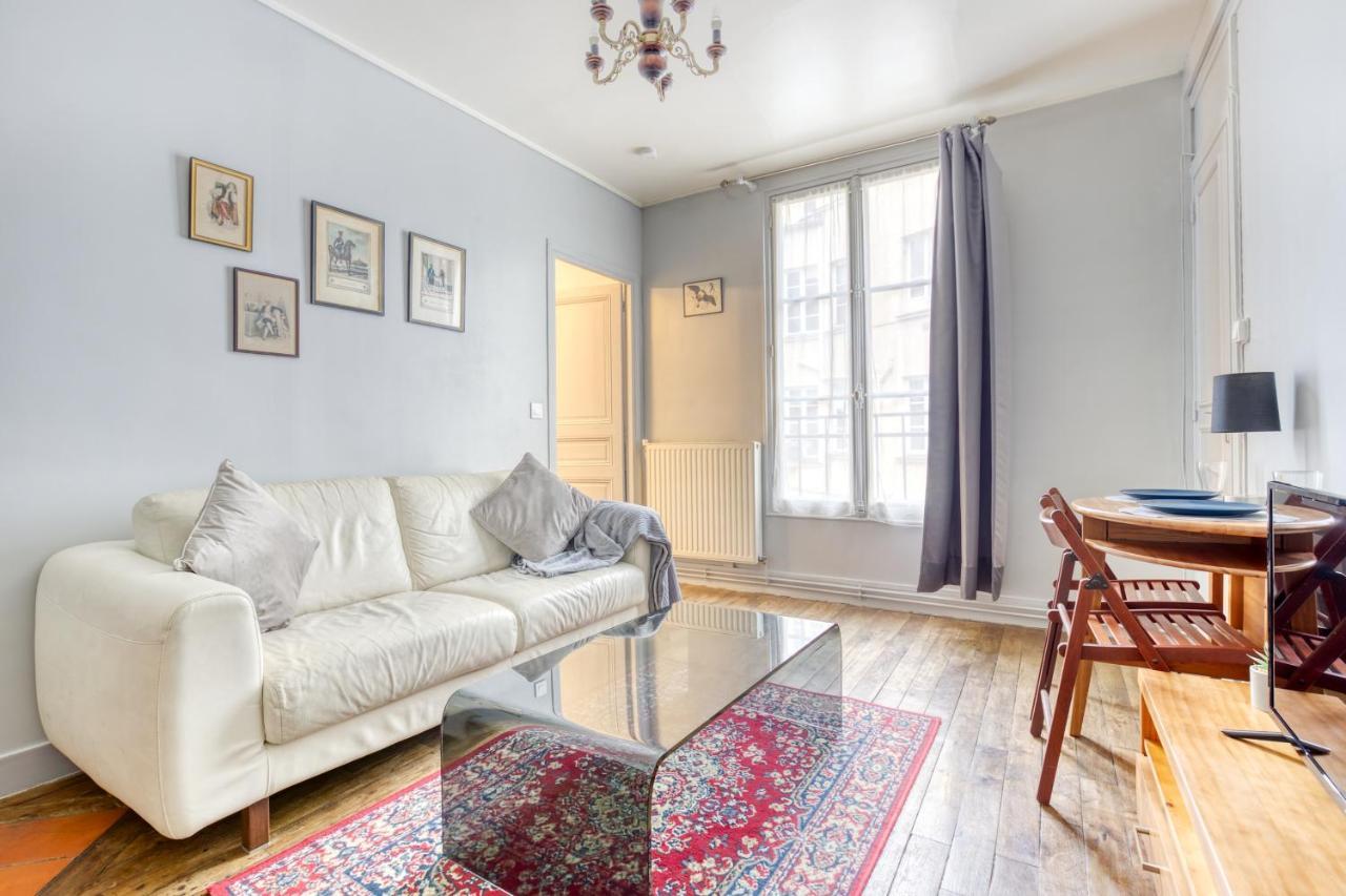 * Le Versaillais*2 Min A Pied Du Chateau Versailles Bagian luar foto