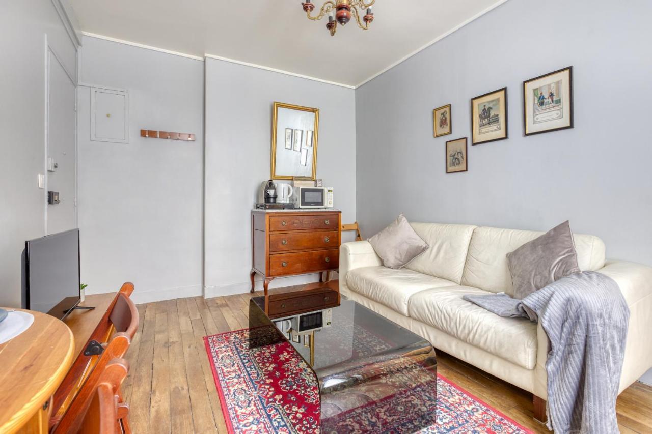 * Le Versaillais*2 Min A Pied Du Chateau Versailles Bagian luar foto