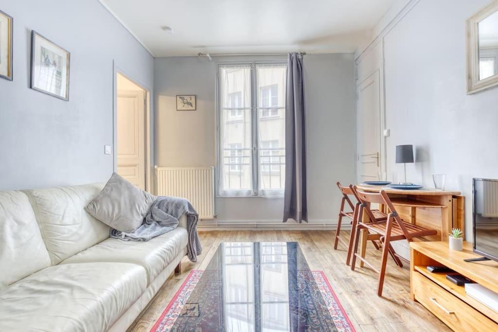 * Le Versaillais*2 Min A Pied Du Chateau Versailles Ruang foto