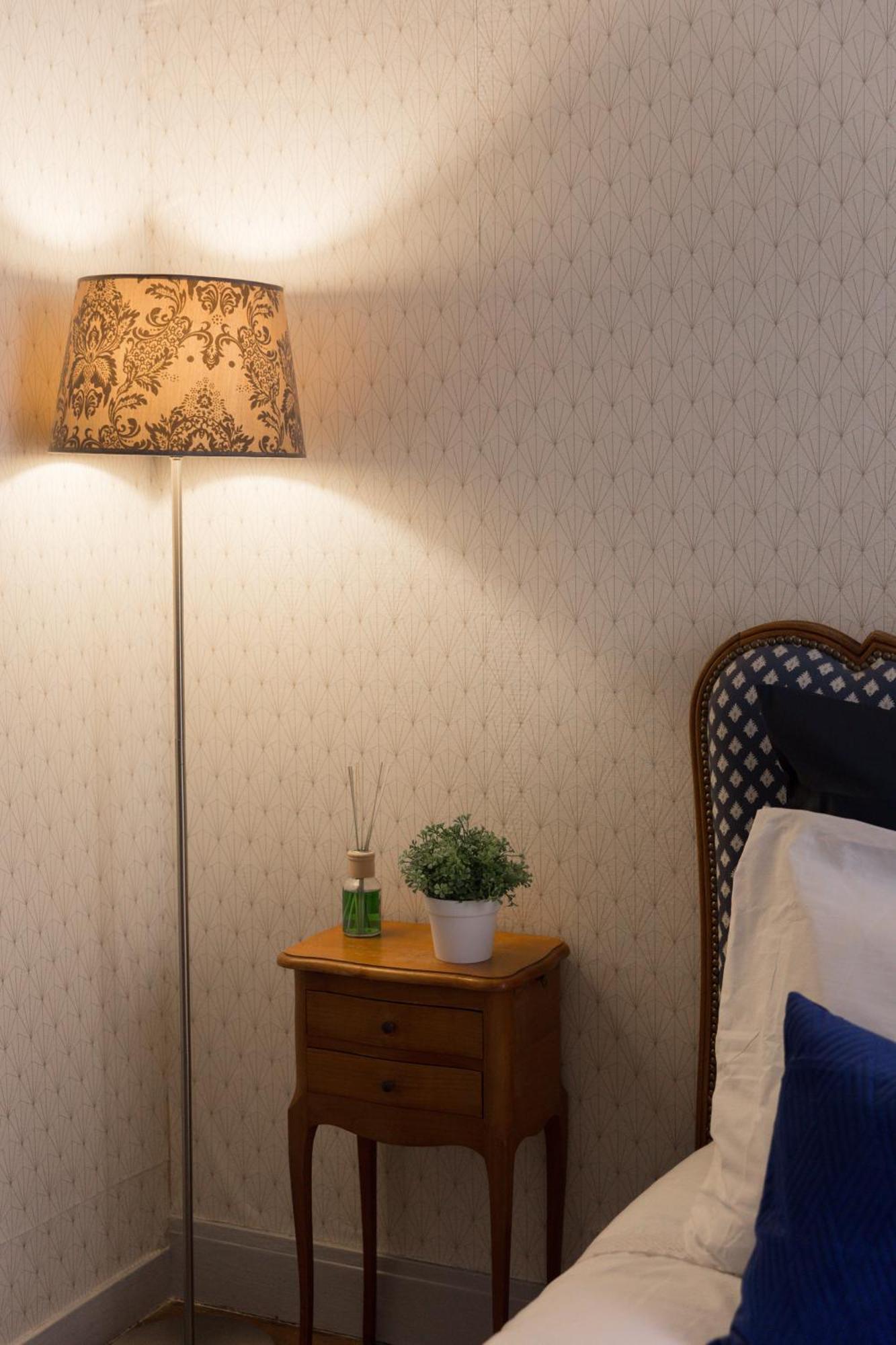 * Le Versaillais*2 Min A Pied Du Chateau Versailles Bagian luar foto