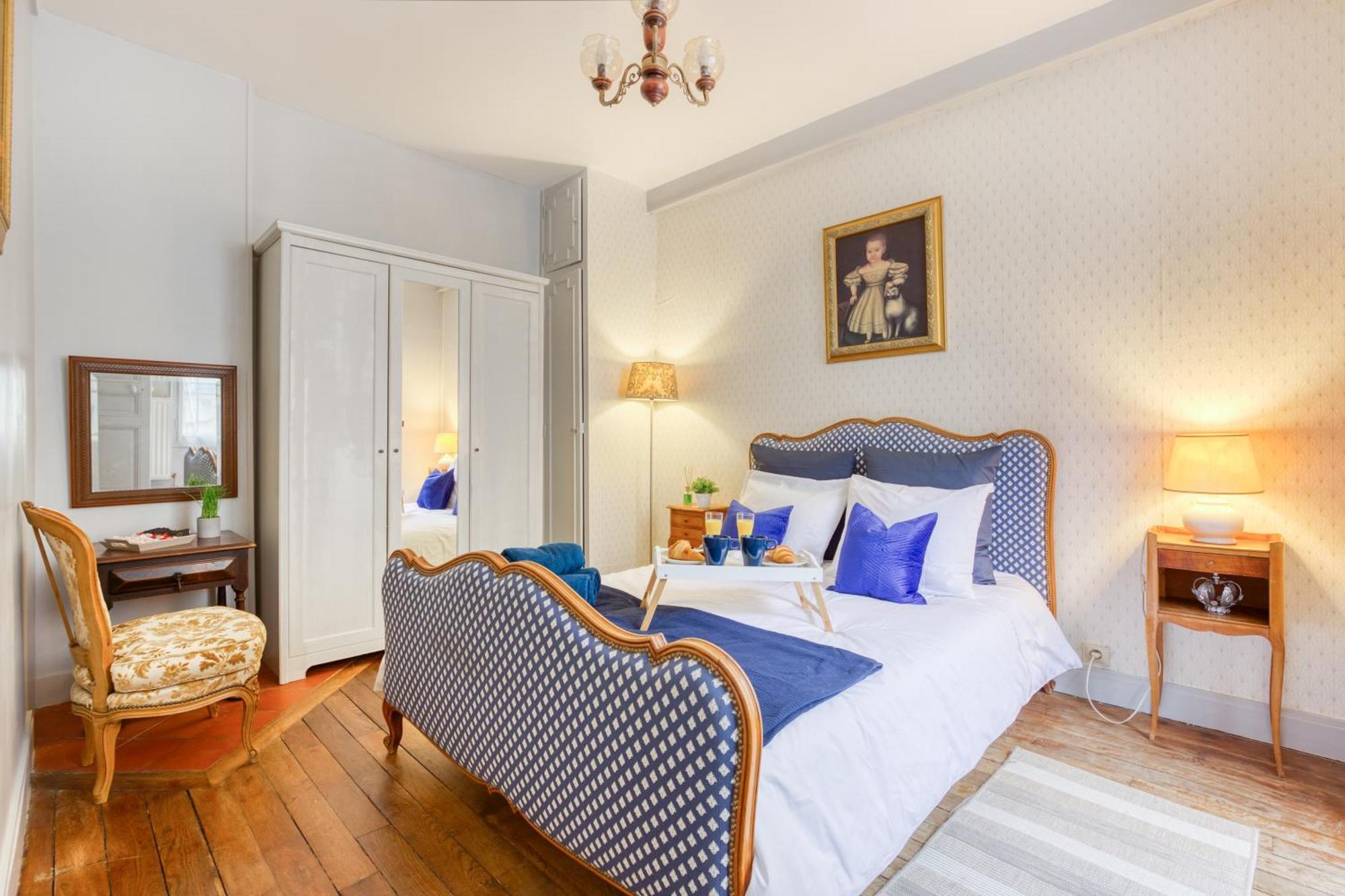 * Le Versaillais*2 Min A Pied Du Chateau Versailles Bagian luar foto